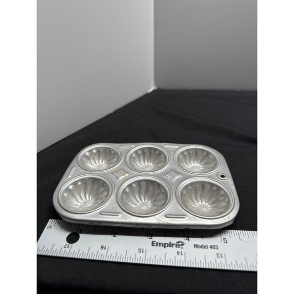 Miniature 2" Cheese Grater & Vintage Aluminum Mini Daisy Cupcake Pan Baking Toy - Picture 5 of 11